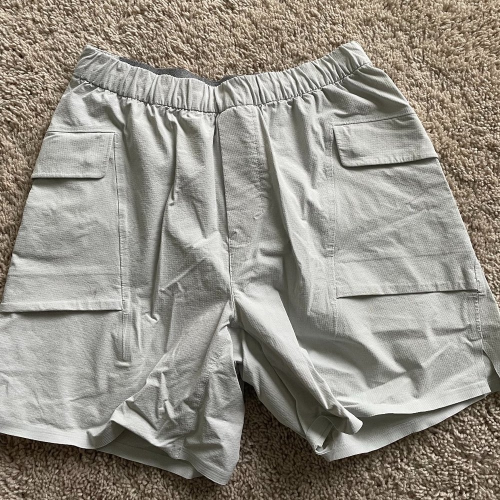 Grey lulu shorts 7 in size medium